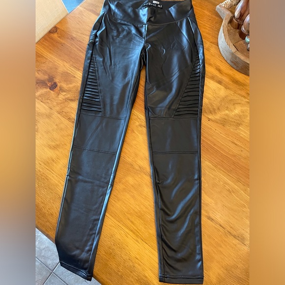 Pleather leggings NWOT one 5 ones - Picture 1 of 12